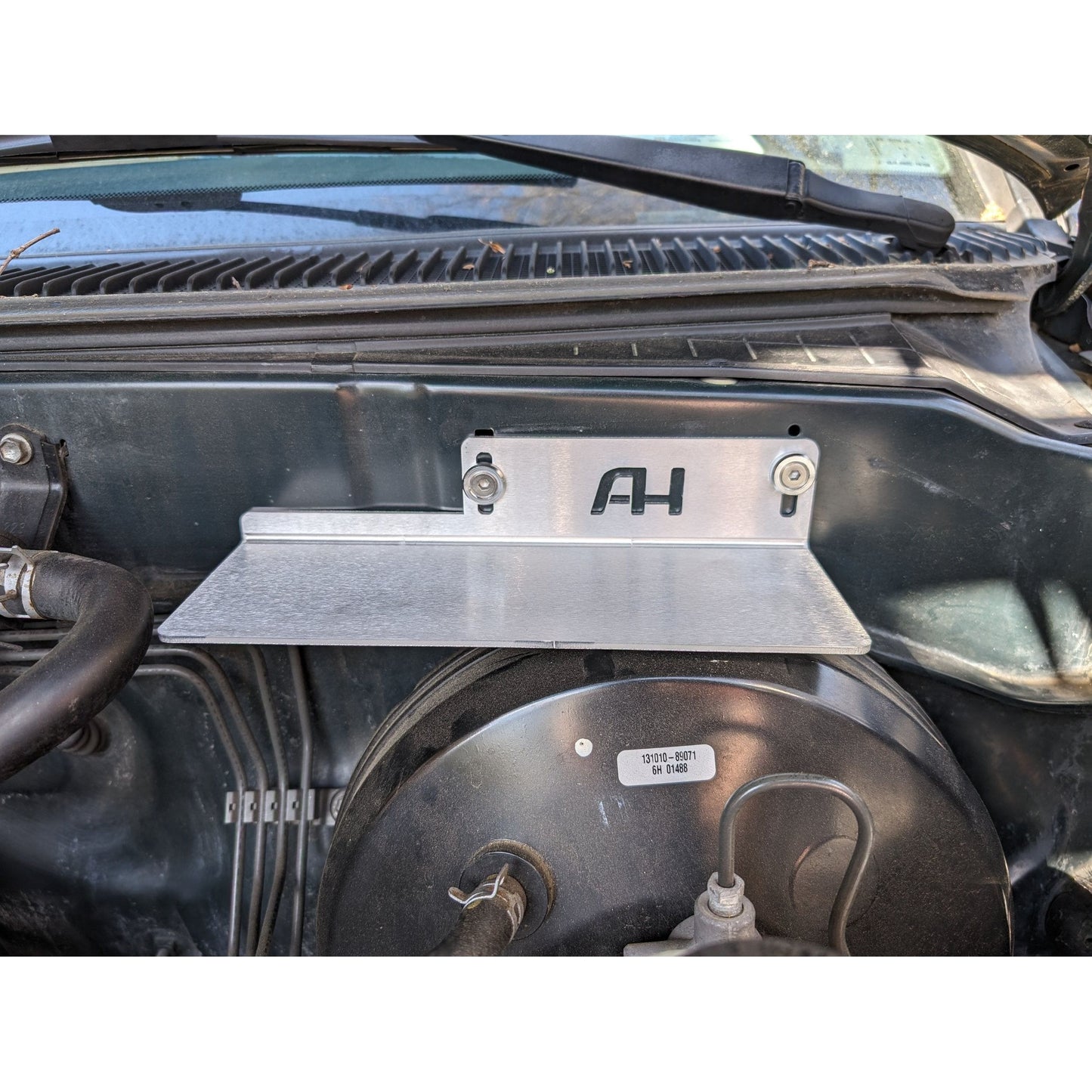 Slim Electronics Bracket